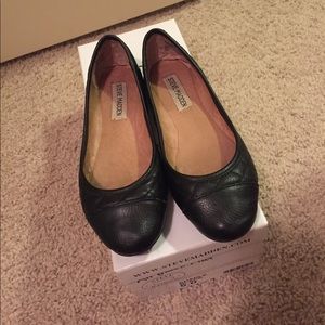 Steve Madden Black Flats